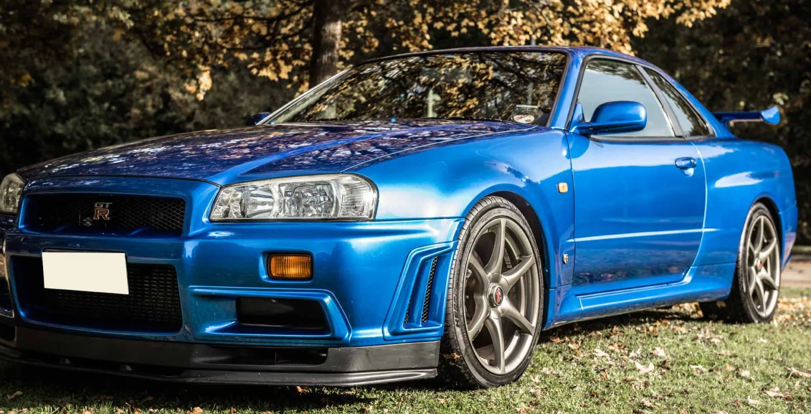 nissan gtr in blue for prom and wedding hire in essex