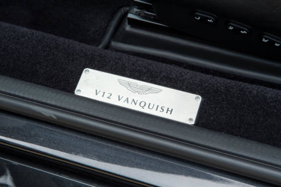 aston martin vanquish s 09